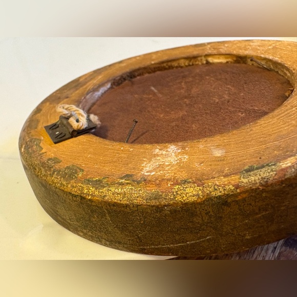 Round Florentine Frame - Picture 10 of 10